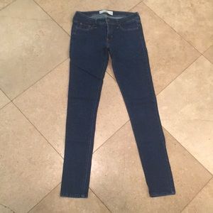 Hollister 5L Dark Wash Skinny Jean